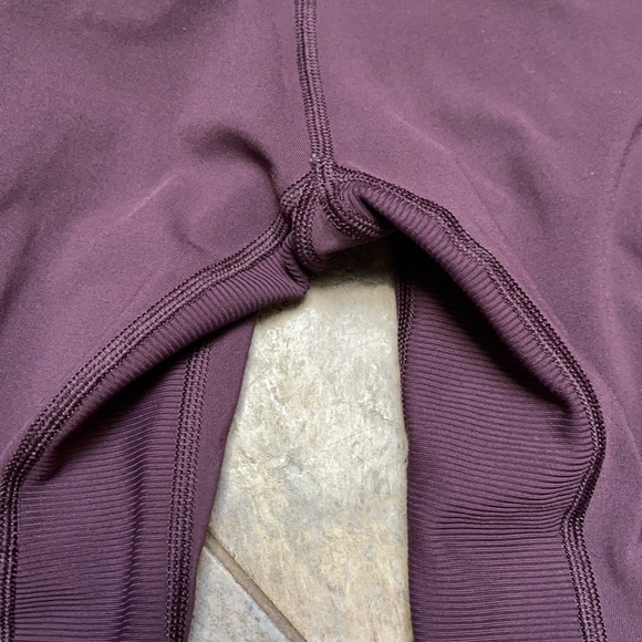 Lululemon Maroon Side Scrunch Leggings size 4 - Picture 4 of 5